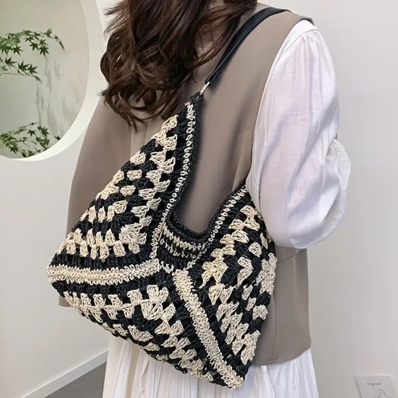 FINAL PRICE ❤️‍🔥 BEACH BAG ❤️‍🔥 NWT BLACK/CREAM HOBO BAG - Picture 5 of 10